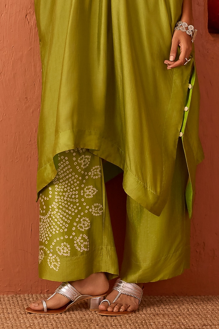 Olive Green Vasansi Silk Bandhani Printed Kaftan Set by Vasansi Jaipur at Pernia's Pop Up Shop