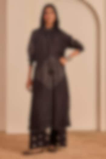 Black Vasansi Silk Bandhani Printed Kurta Set by Vasansi Jaipur at Pernia's Pop Up Shop