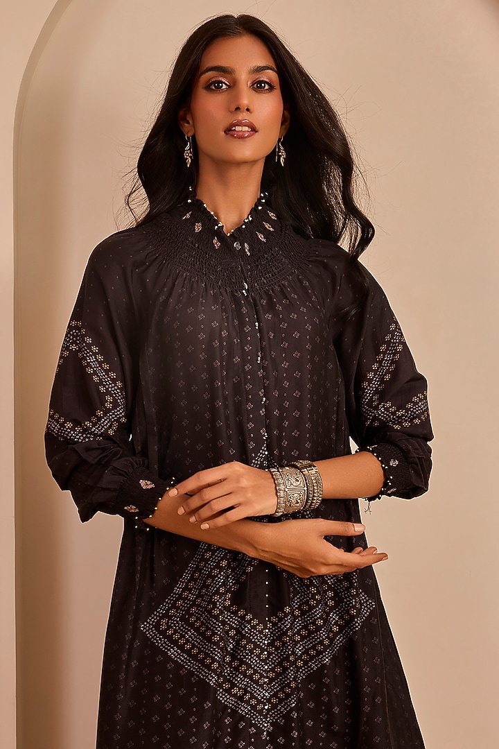 Black Vasansi Silk Bandhani Printed Kurta Set by Vasansi Jaipur at Pernia's Pop Up Shop