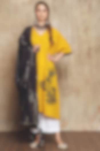 Mustard Embroidered Kurta Set by Vikram Phadnis at Pernia's Pop Up Shop