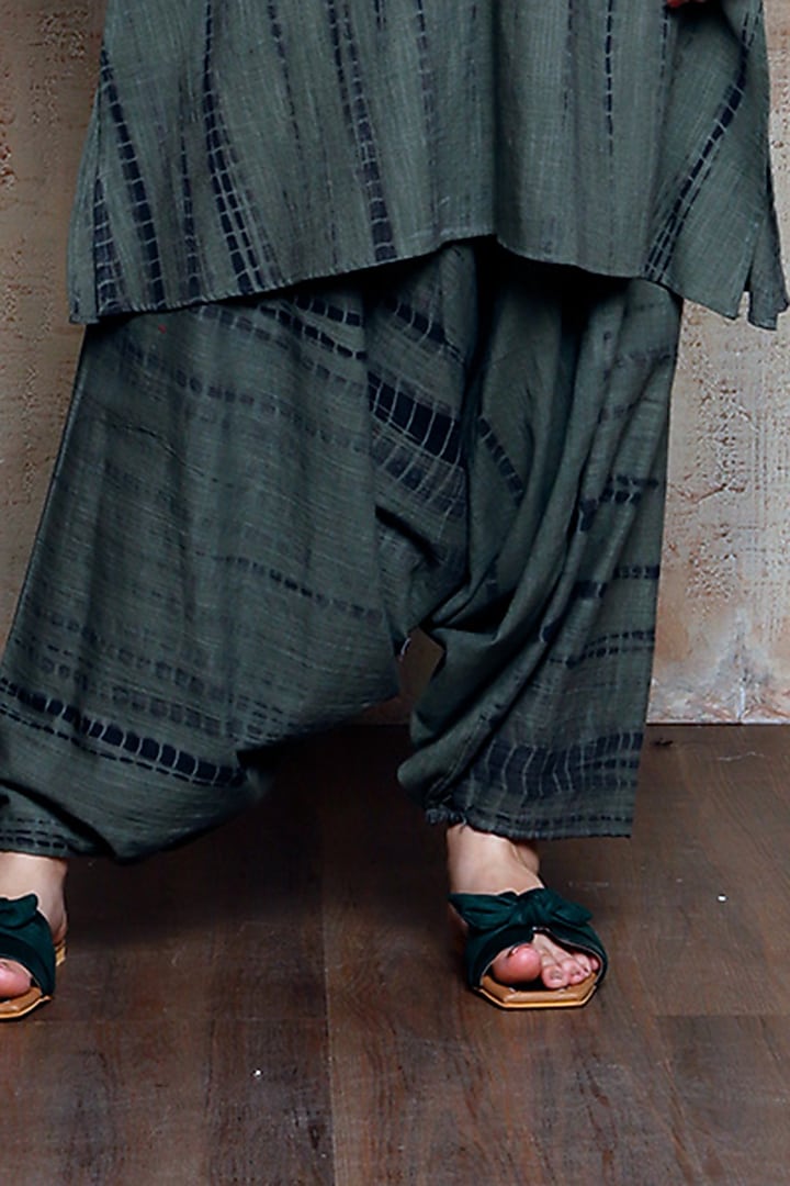 Olive Green Tie-Dyed Kurta Set by Vikram Phadnis at Pernia's Pop Up Shop