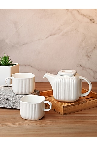 White Porcelain Tea-Pot With Cups (Set Of 3) by Vola