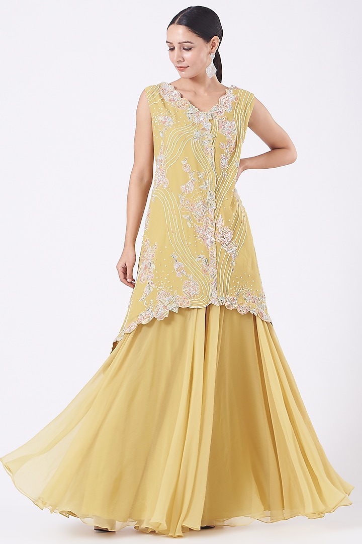 Butter Yellow Embroidered Cape Set by Varun Nidhika