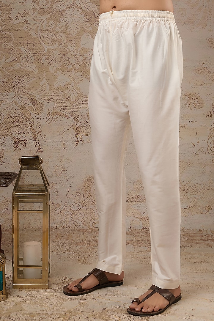 Pearl Blended Silk Kurta Set by Vanshik at Pernia's Pop Up Shop