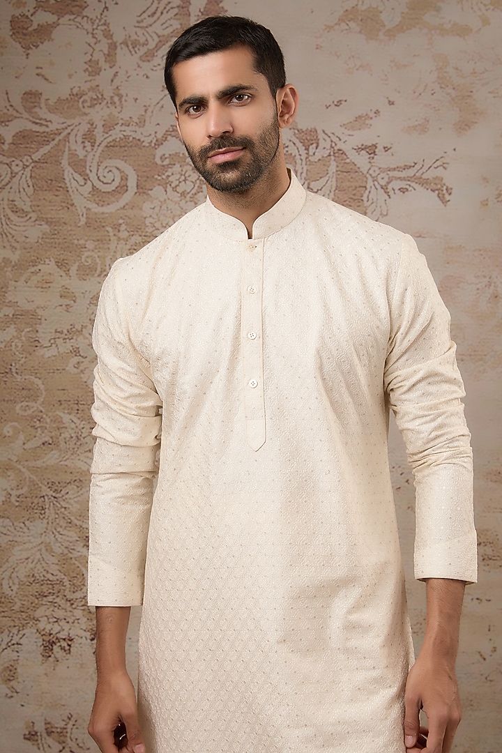 Pearl Blended Silk Kurta Set by Vanshik at Pernia's Pop Up Shop