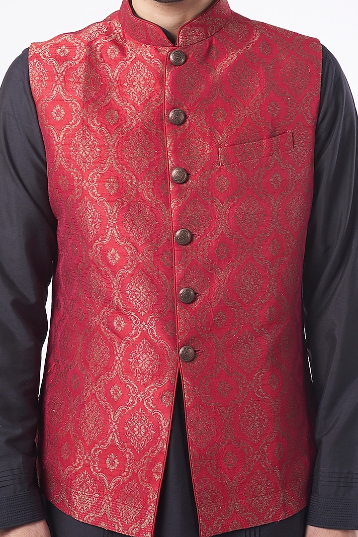 Fuchsia Brocade Bundi Jacket Set by Vanshik at Pernia's Pop Up Shop