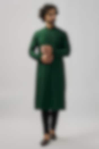 Green Chanderi Silk Digital Printed & Sequins Embroidered Kurta Set by Vanshik at Pernia's Pop Up Shop