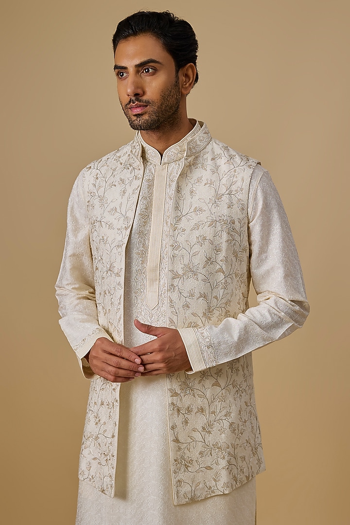 Pearl-Colored Silk Bundi Jacket Set by Vanshik at Pernia's Pop Up Shop