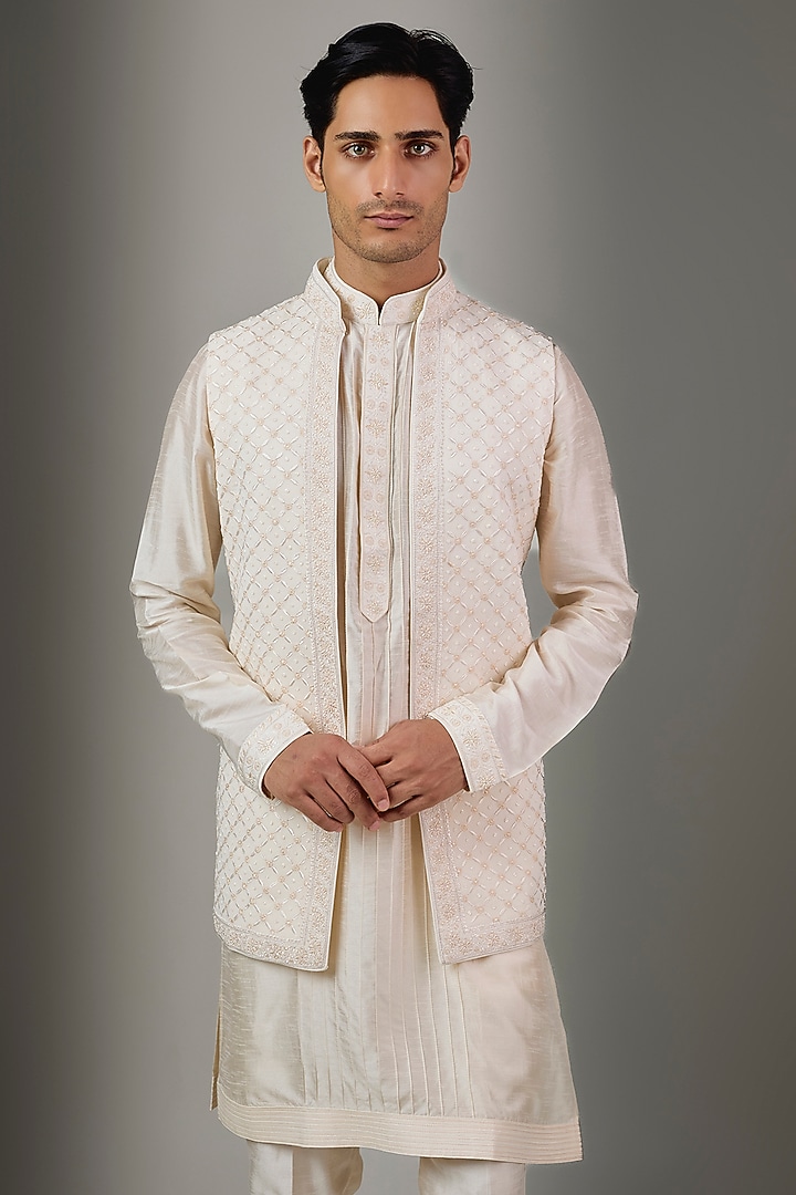 Pearl-Colored Silk Bundi Jacket Set by Vanshik at Pernia's Pop Up Shop