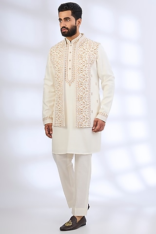Pearl-Colored Silk Bundi Jacket Set by Vanshik