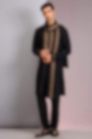 Black Chanderi Silk Gota Embroidered Kurta Set by Vanshik at Pernia's Pop Up Shop