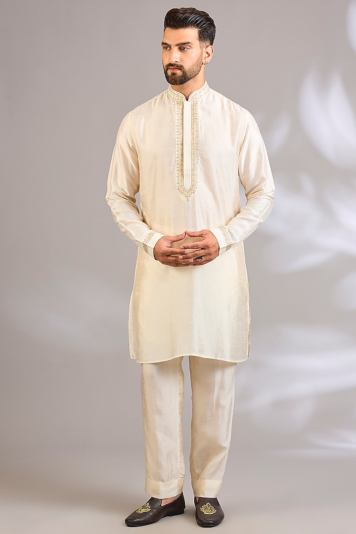 Pearl-Colored Silk Bundi Jacket Set by Vanshik at Pernia's Pop Up Shop