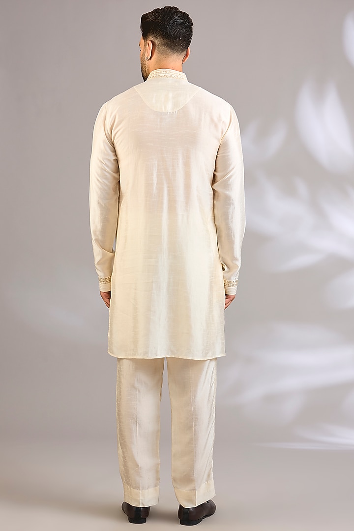 Pearl-Colored Silk Bundi Jacket Set by Vanshik at Pernia's Pop Up Shop
