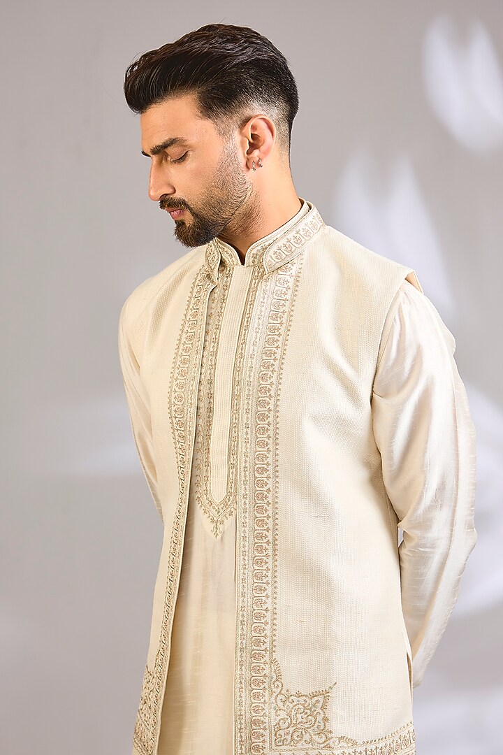 Pearl-Colored Silk Bundi Jacket Set by Vanshik at Pernia's Pop Up Shop