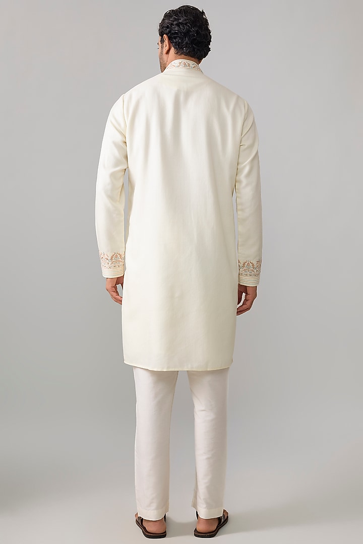 Pearl-Colored Silk Kurta Set by Vanshik at Pernia's Pop Up Shop