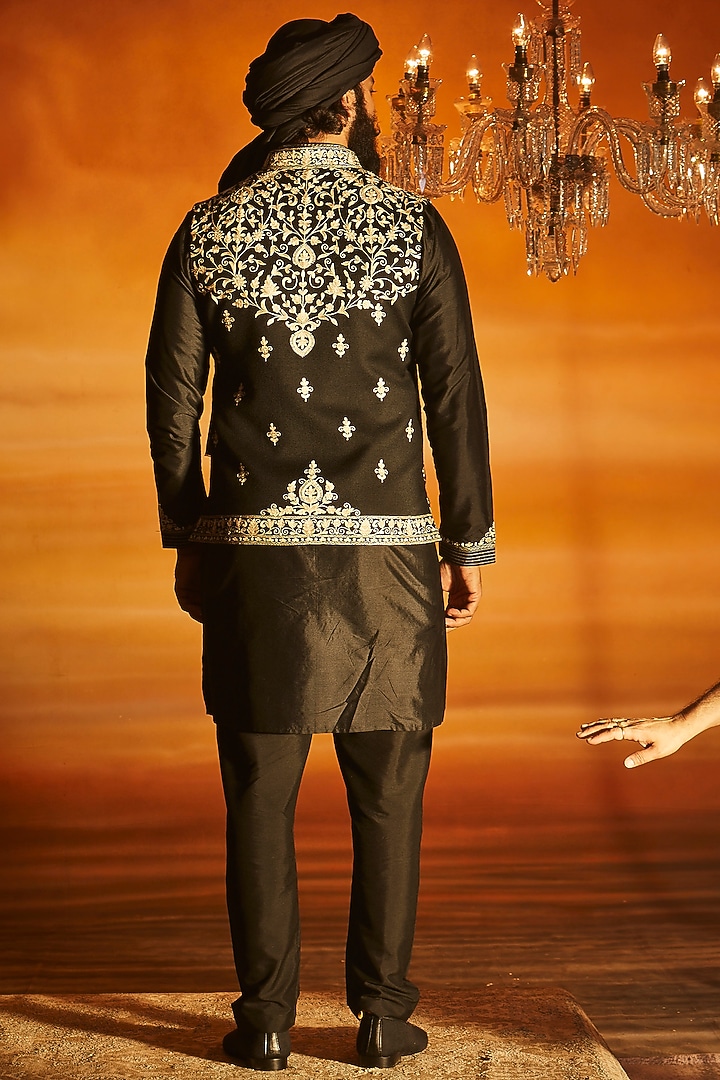 Black Silk Jaal Embroidered Bundi Set by Vanshik at Pernia's Pop Up Shop