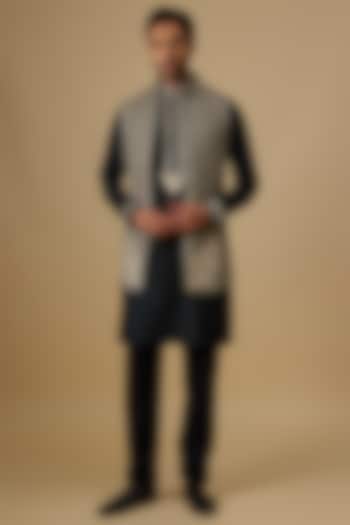 Black Silk Embroidered Bundi Jacket Set by Vanshik
