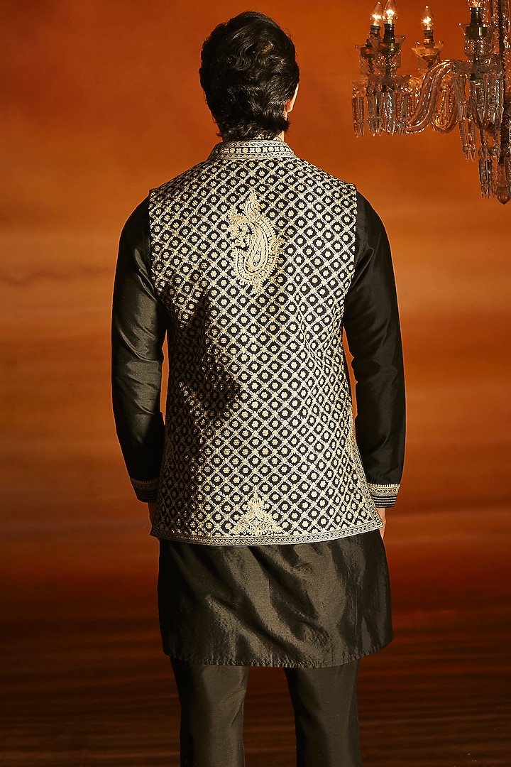 Black Silk Jaal Embroidered Bundi Set by Vanshik at Pernia's Pop Up Shop