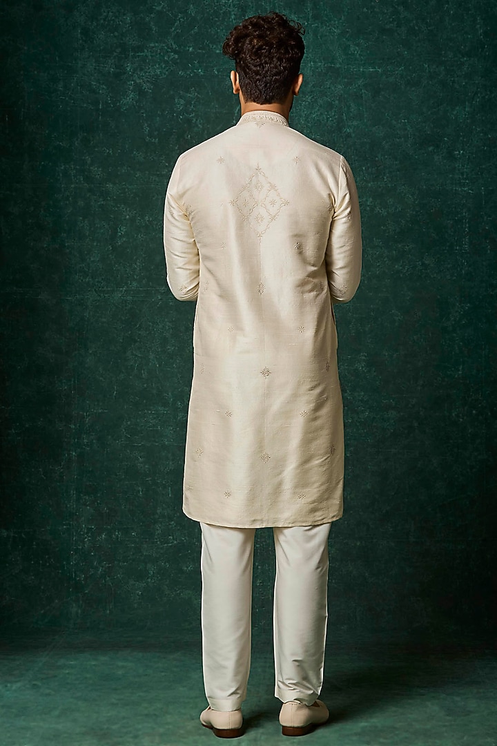 Pearl-Colored Raw Silk Embroidered Kurta Set by Vanshik at Pernia's Pop Up Shop