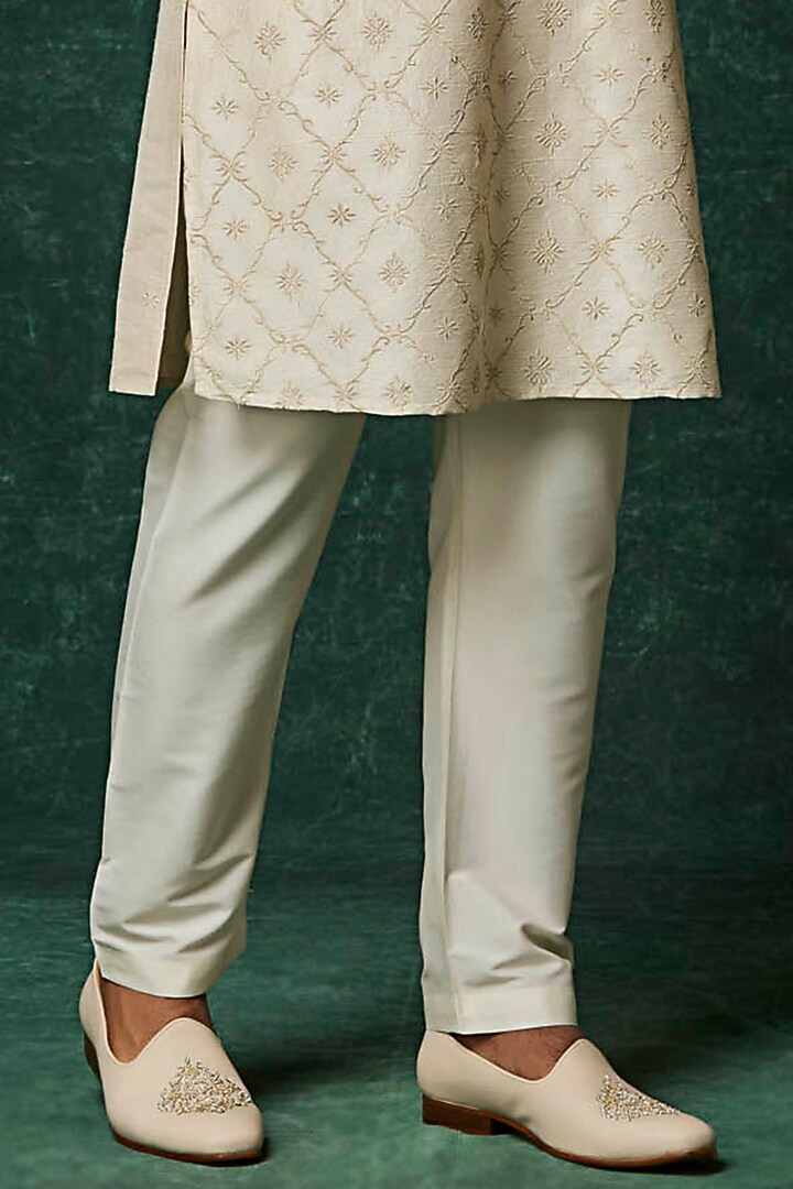 Pearl-Colored Raw Silk Embroidered Kurta Set by Vanshik at Pernia's Pop Up Shop
