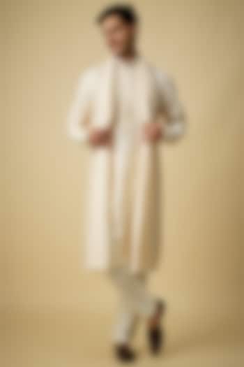 Pearl-Colored Silk Kurta Set by Vanshik