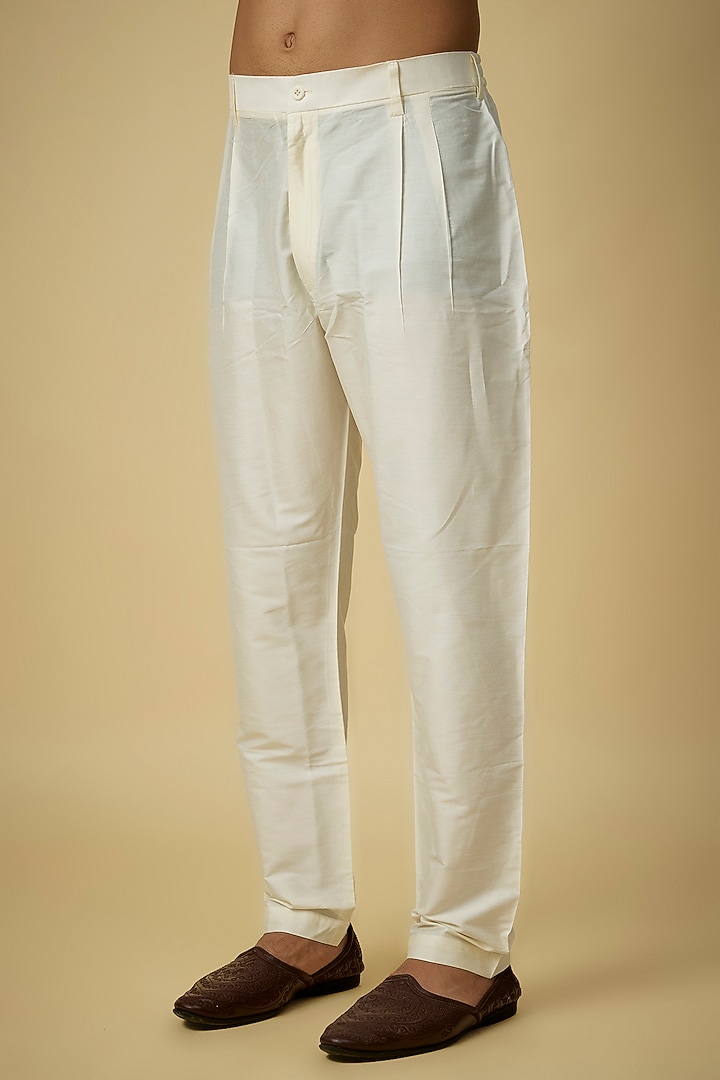 Pearl-Colored Silk Embroidered Kurta Set by Vanshik at Pernia's Pop Up Shop