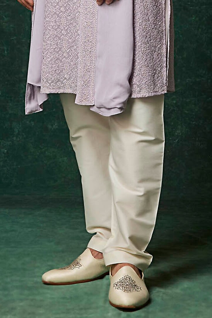 Lilac Georgette Pearl Embroidered Kurta Set by Vanshik at Pernia's Pop Up Shop