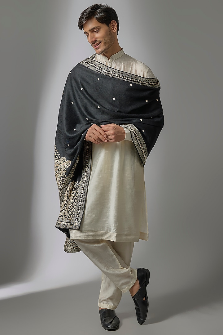 Black Pashmina Dupatta by Vanshik at Pernia's Pop Up Shop