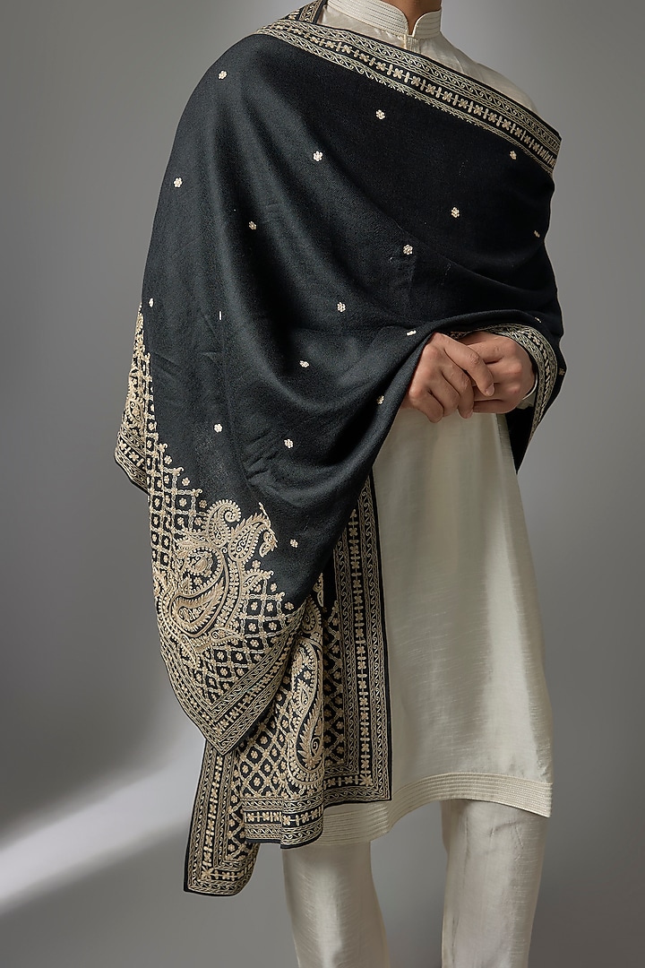 Black Pashmina Dupatta by Vanshik at Pernia's Pop Up Shop