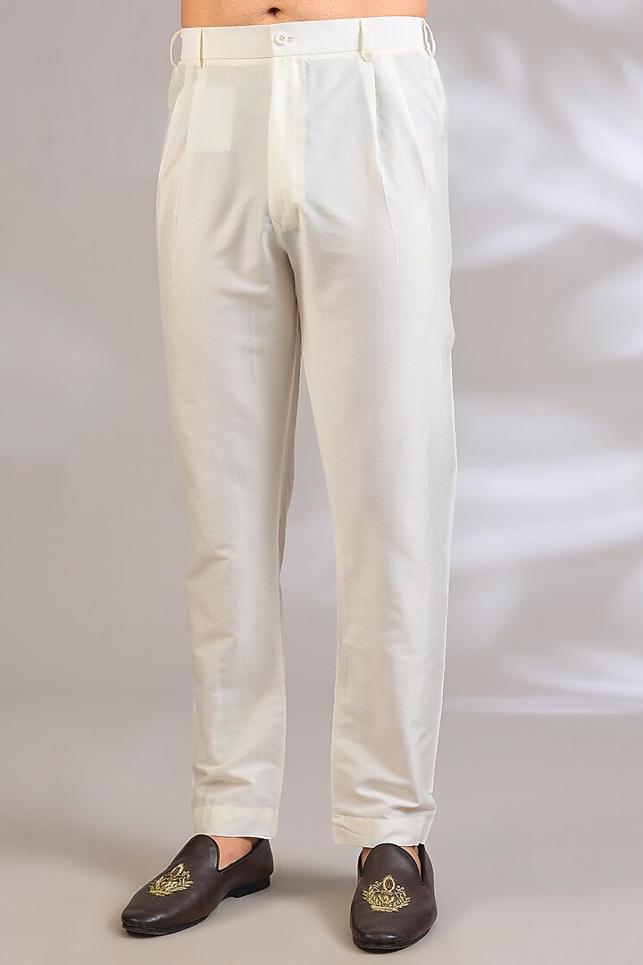 Pearl-Colored Silk Kurta Set by Vanshik at Pernia's Pop Up Shop