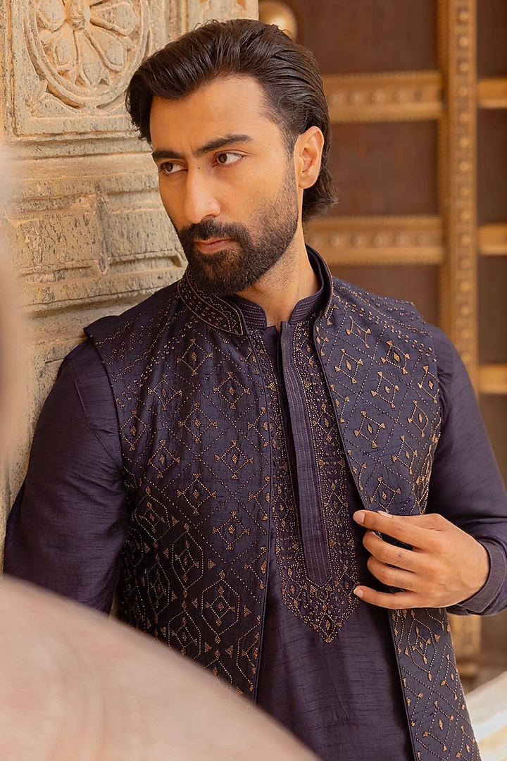 Midnight Blue Jamevar Silk Kurta Set by Vanshik at Pernia's Pop Up Shop