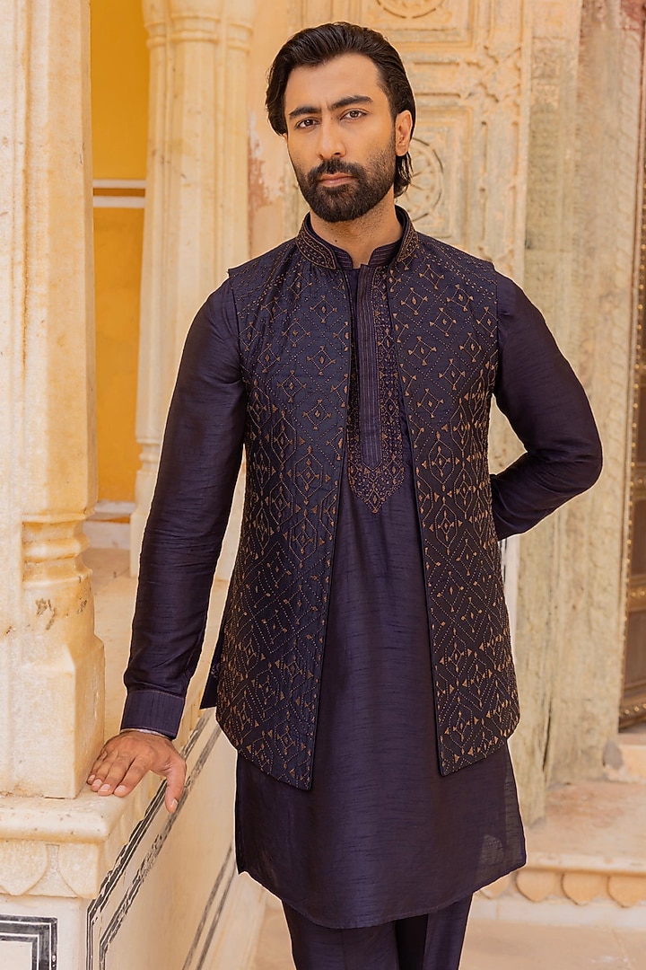 Midnight Blue Jamevar Silk Kurta Set by Vanshik at Pernia's Pop Up Shop