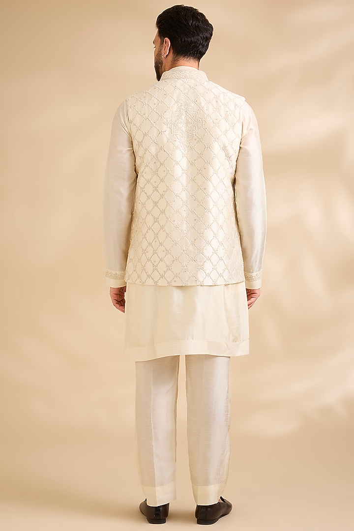 Pearl-Colored silk Bundi Jacket Set by Vanshik at Pernia's Pop Up Shop
