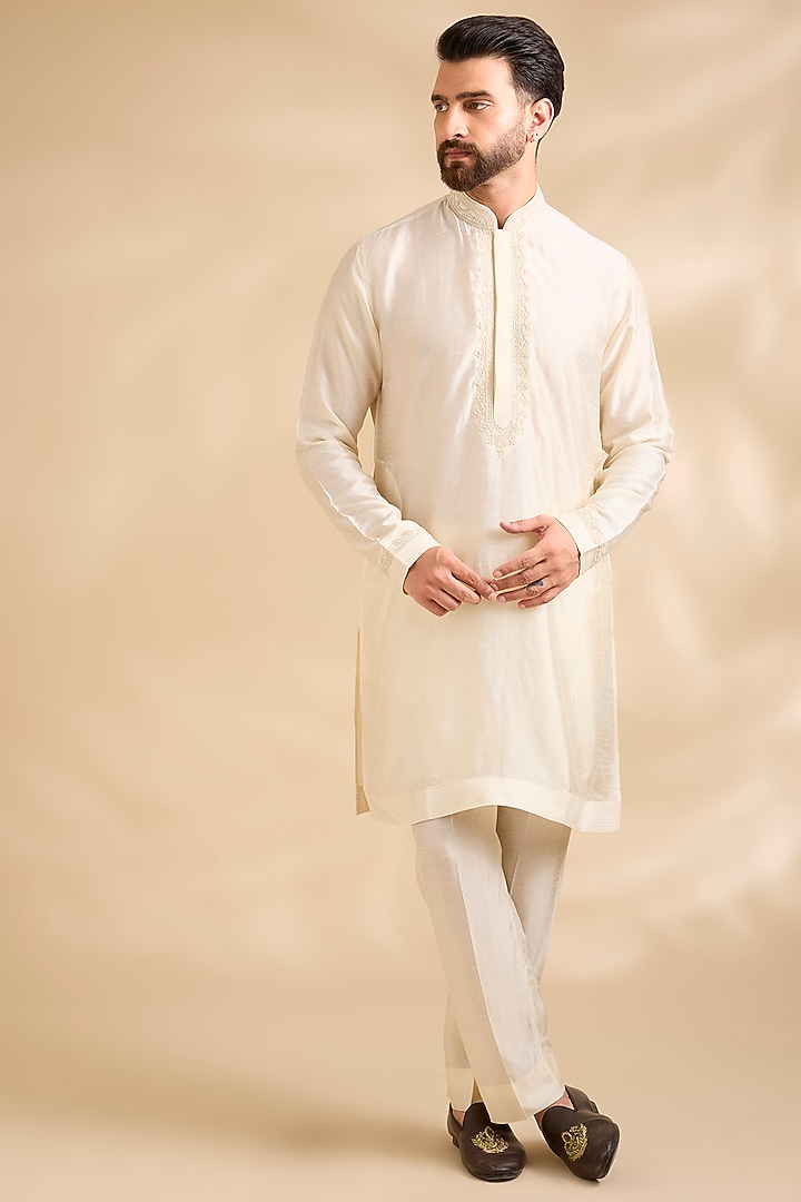 Pearl-Colored silk Bundi Jacket Set by Vanshik at Pernia's Pop Up Shop