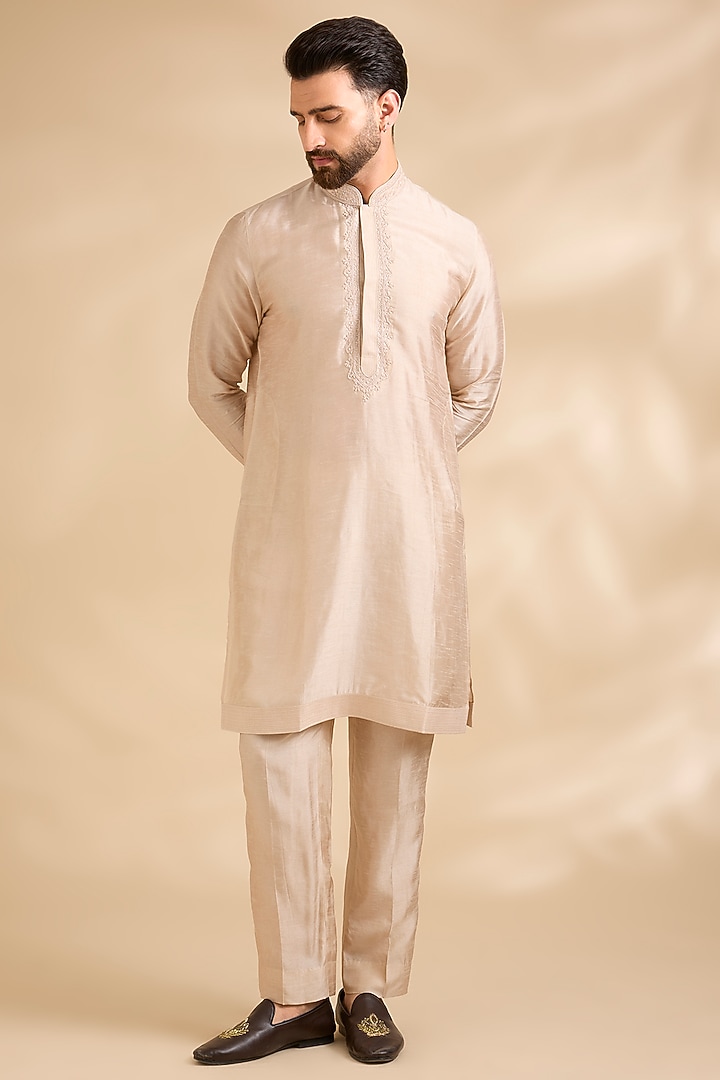Blush silk Bundi Jacket Set by Vanshik at Pernia's Pop Up Shop