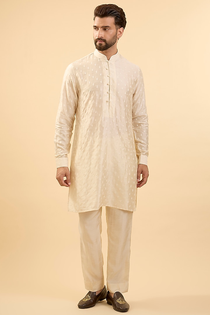 Pearl-Colored Silk Bundi Jacket Set by Vanshik at Pernia's Pop Up Shop