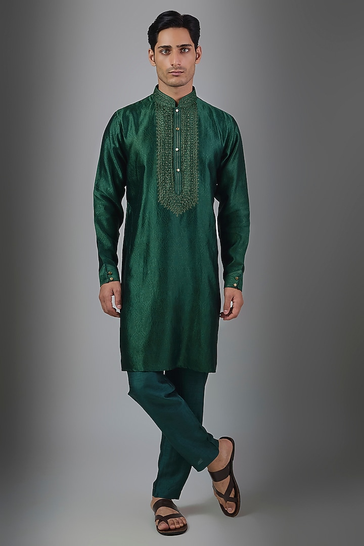 Emerald Silk Kurta Set by Vanshik at Pernia's Pop Up Shop