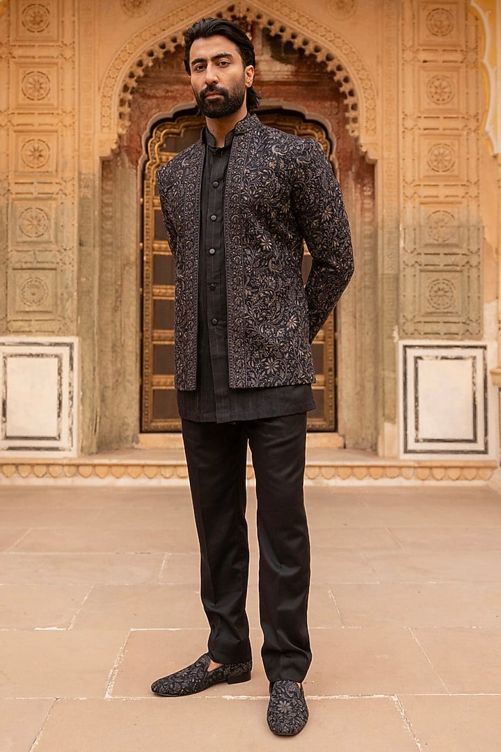 Black & Grey Pashmina Kashmiri Embroidered Bundi Jacket Set by Vanshik at Pernia's Pop Up Shop