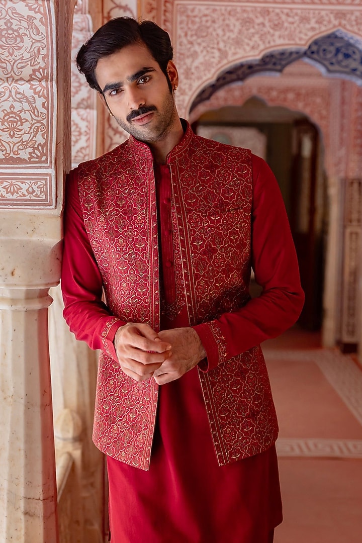 Vermillion Red Pashmina Kashmiri Embroidered Bundi Jacket Set by Vanshik at Pernia's Pop Up Shop