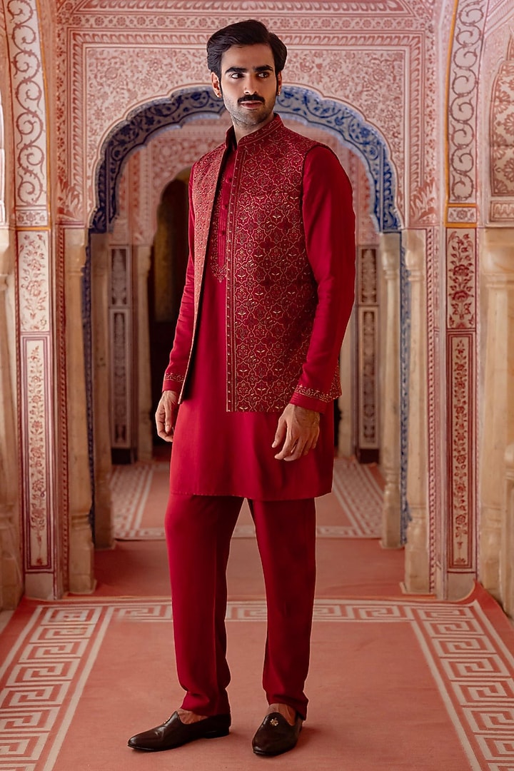 Vermillion Red Pashmina Kashmiri Embroidered Bundi Jacket Set by Vanshik at Pernia's Pop Up Shop