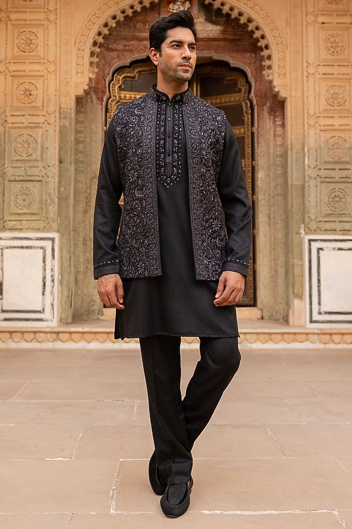 Black & Grey Pashmina Kashmiri Embroidered Bundi Jacket Set by Vanshik at Pernia's Pop Up Shop