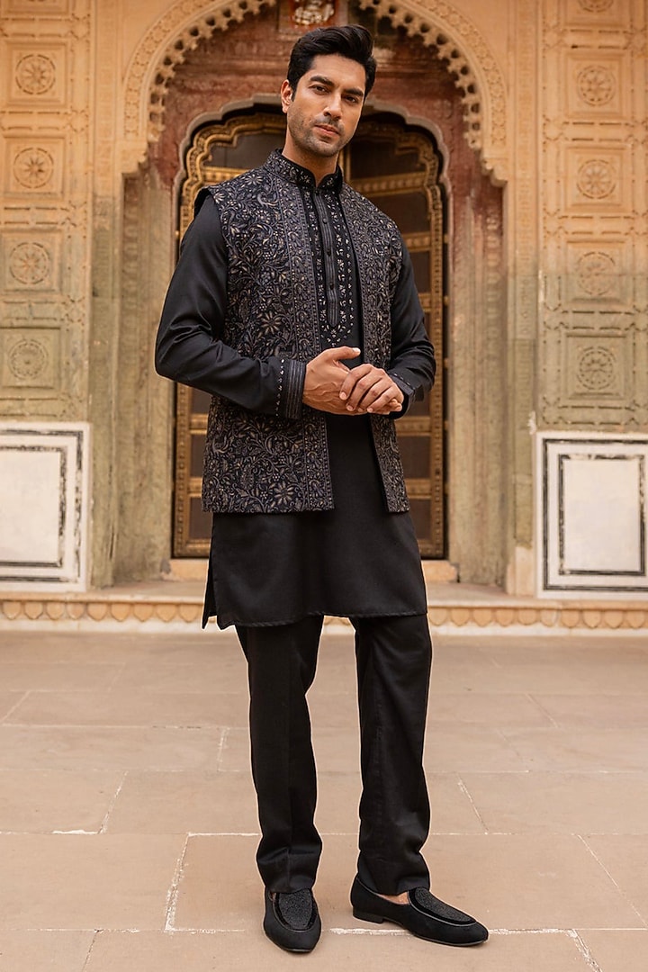 Black & Grey Pashmina Kashmiri Embroidered Bundi Jacket Set by Vanshik at Pernia's Pop Up Shop