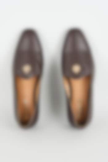 Brown Leather Mojaris by Vanshik at Pernia's Pop Up Shop