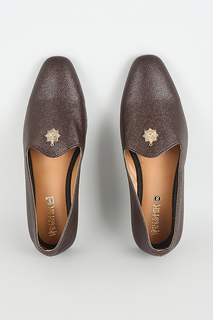 Brown Leather Mojaris by Vanshik at Pernia's Pop Up Shop