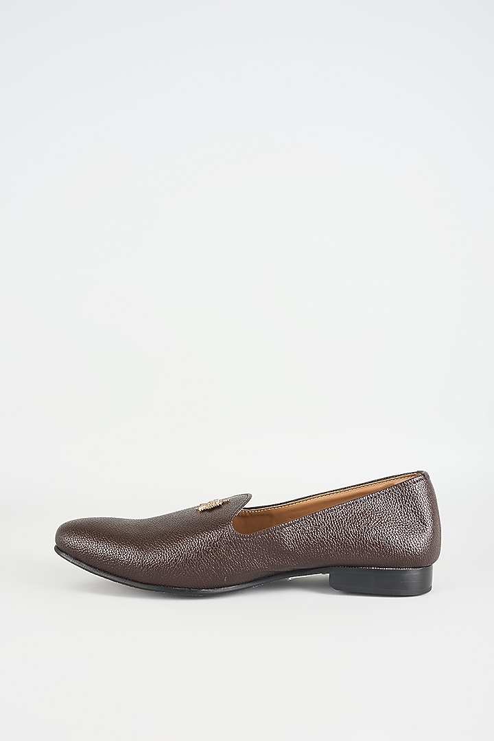 Brown Leather Mojaris by Vanshik at Pernia's Pop Up Shop