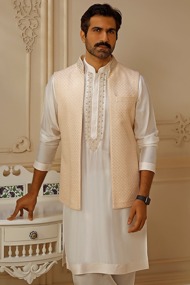 Peach Dupion Silk Embroidered Bundi Jacket Set by Vanshik at Pernia's Pop Up Shop