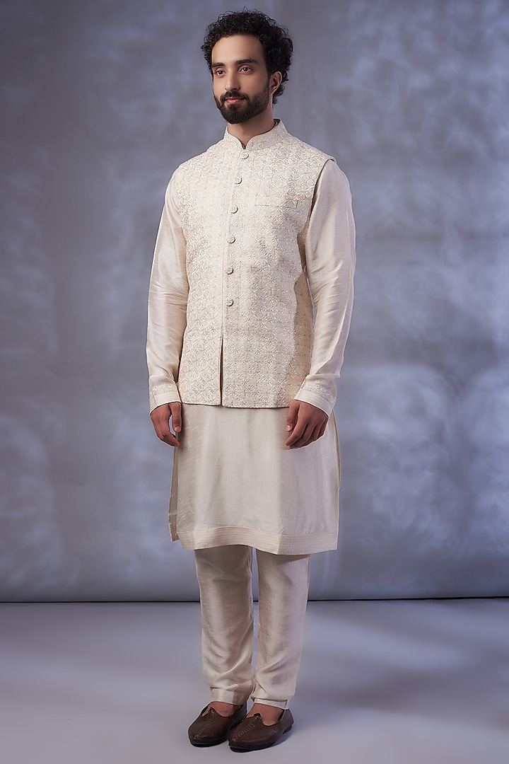 Pearl Dupion Silk Embroidered Bundi Jacket Set by Vanshik at Pernia's Pop Up Shop