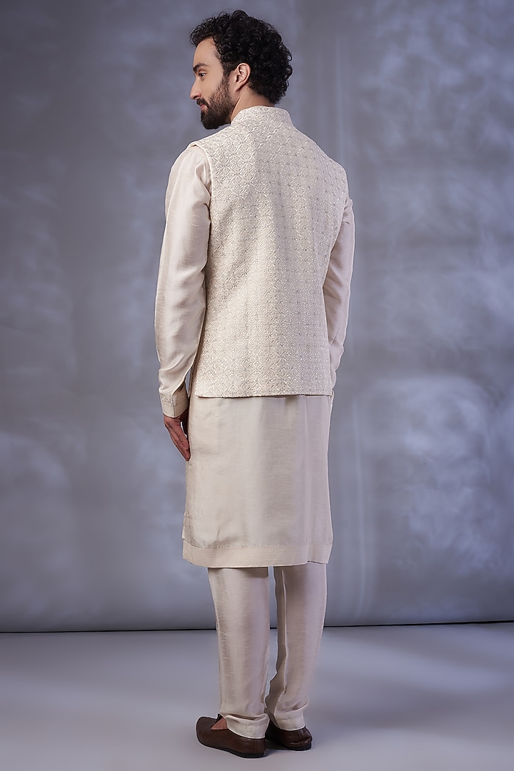 Pearl Dupion Silk Embroidered Bundi Jacket Set by Vanshik at Pernia's Pop Up Shop