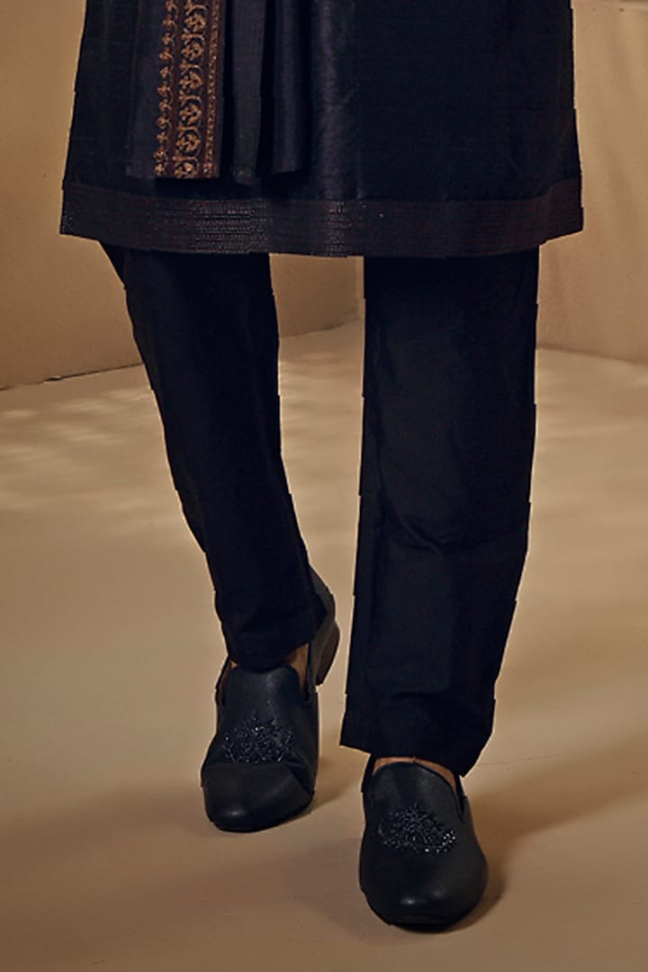 Blue Raw Silk Thread Embroidered Kurta Set by Vanshik at Pernia's Pop Up Shop