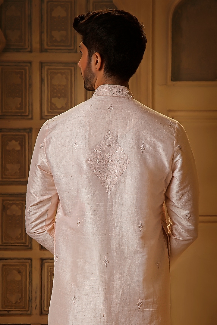 Light Pink Raw Silk Resham Embroidered Kurta Set by Vanshik at Pernia's Pop Up Shop